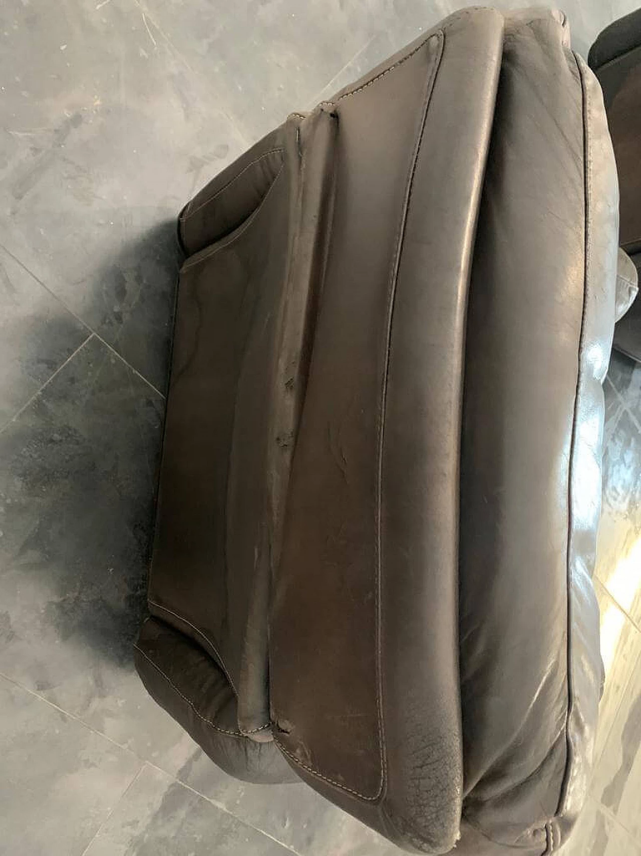 Pair of leather armchairs by Arrigo Arrigoni for Busnelli, 80s 1369444