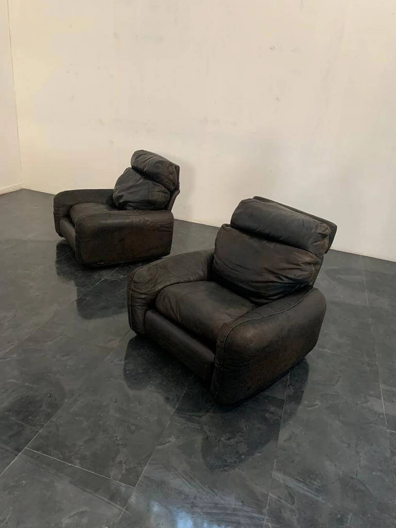 Pair of leather armchairs by Arrigo Arrigoni for Busnelli, 80s 1369445