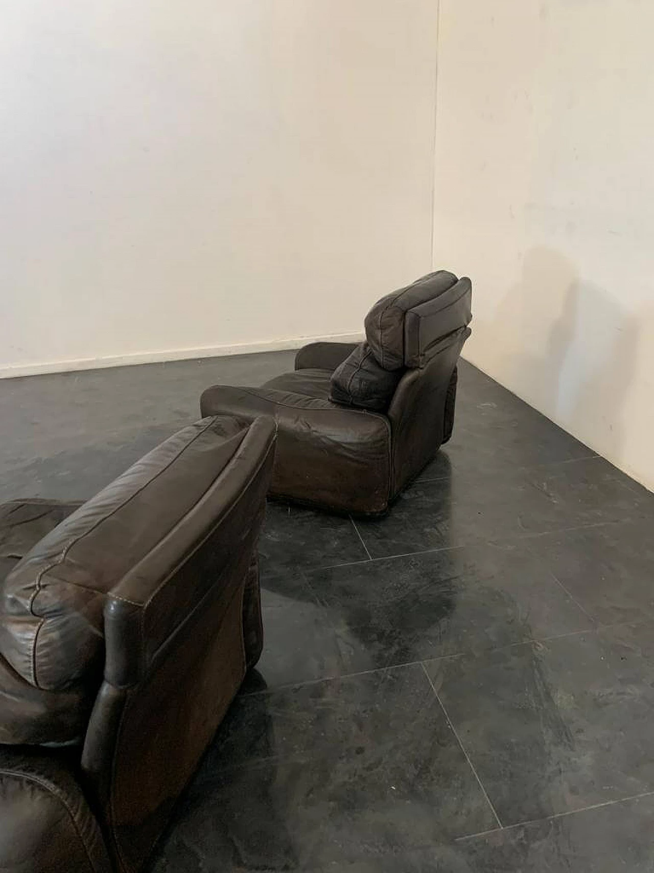 Pair of leather armchairs by Arrigo Arrigoni for Busnelli, 80s 1369448