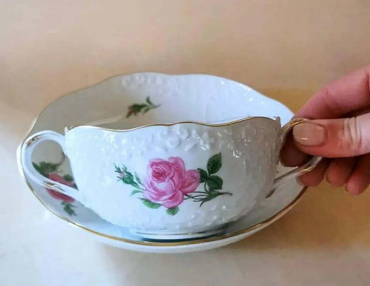 Set of 12 Meissen Porcelain soup cups with roses and relief decoration, 1940s 1369547