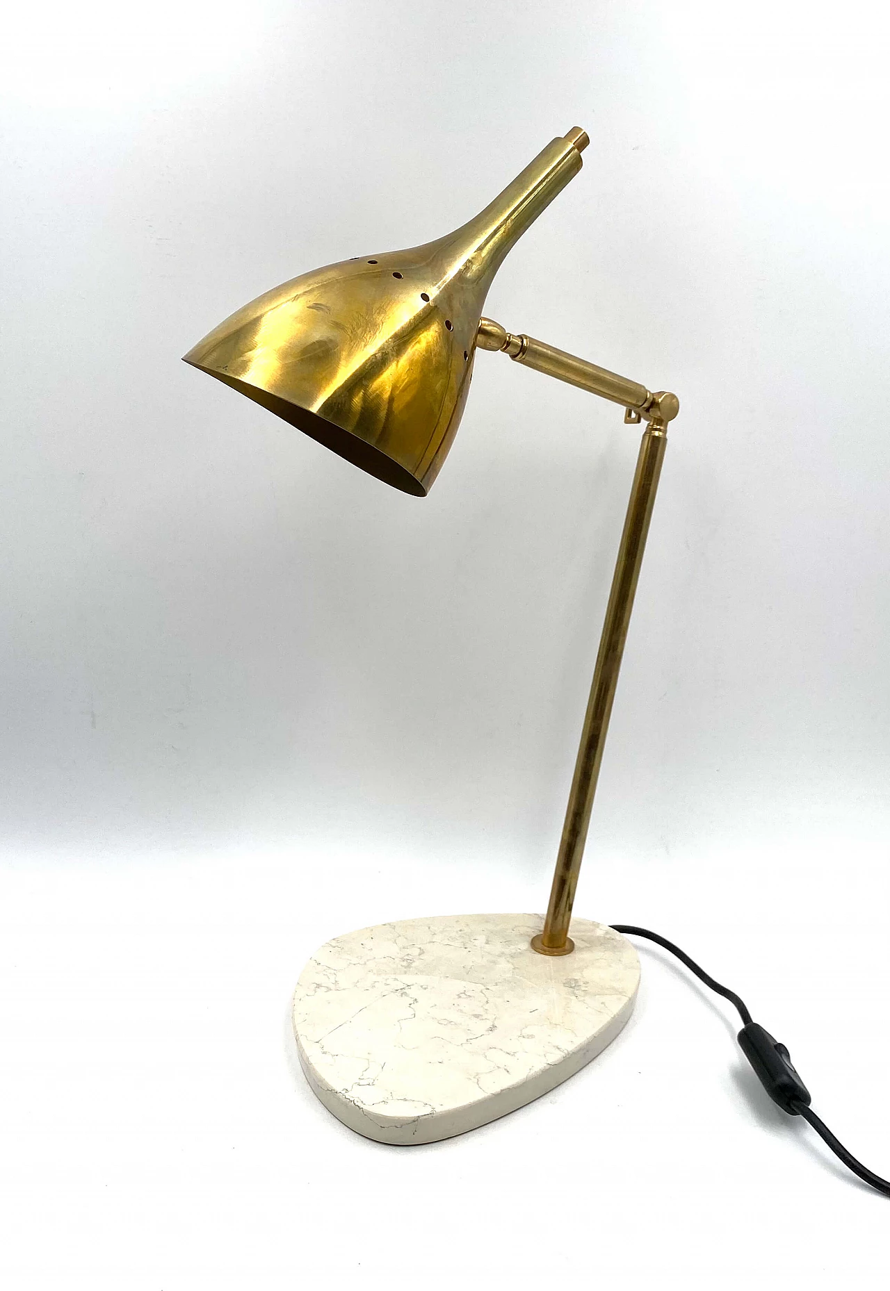 Lamp in gilded brass with base in white Carrara marble, 80s 1369573