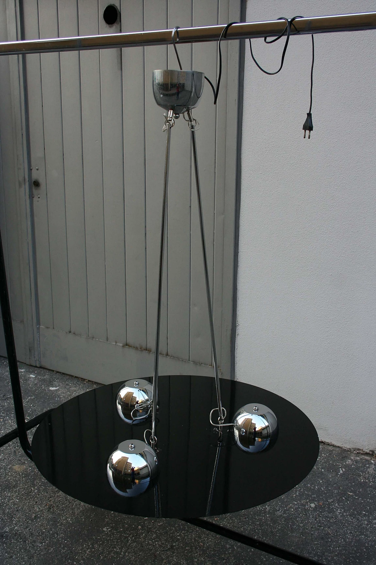 Lampadario Space Age in metallo cromato e smaltato nero, anni '70 1369626