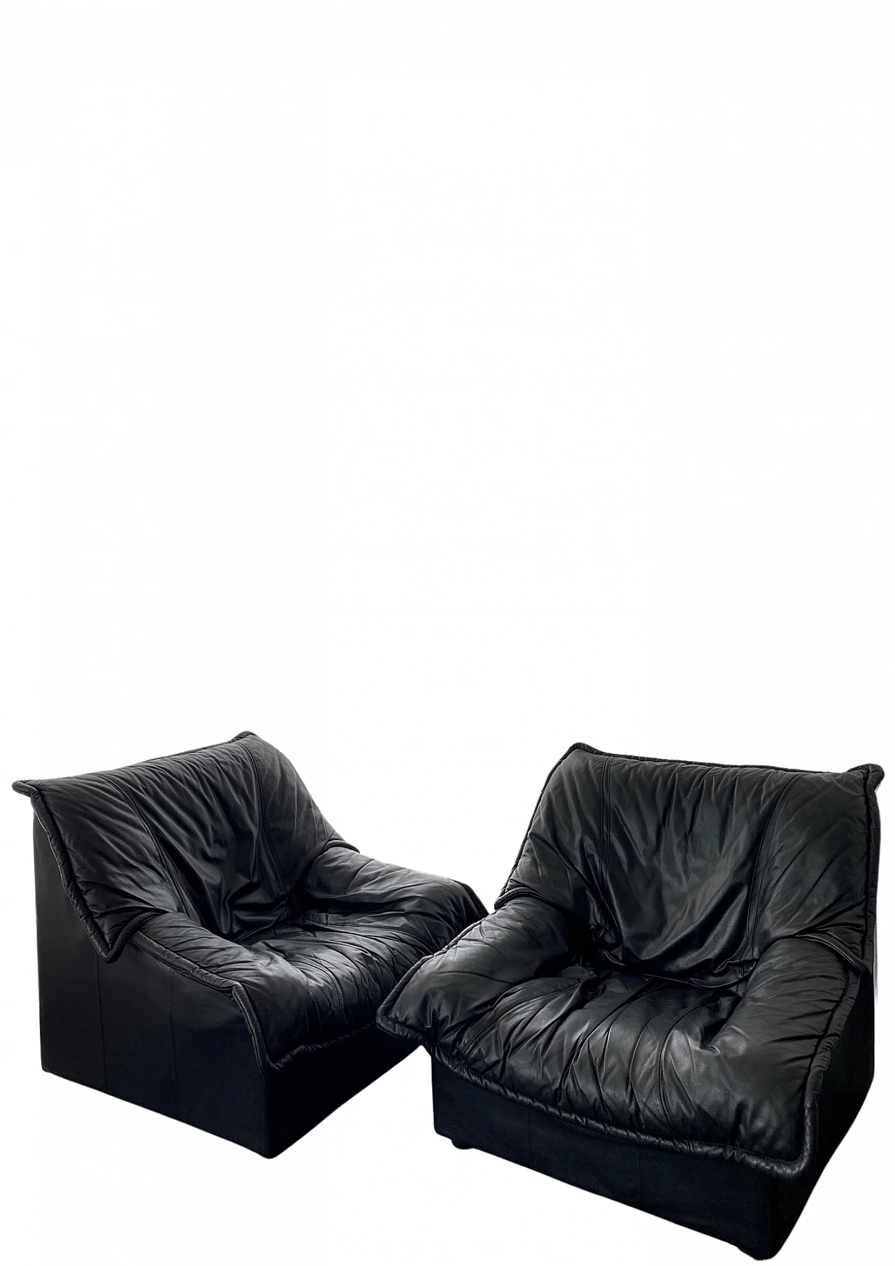Coppia di poltrone in pelle nera, anni '80 1369843