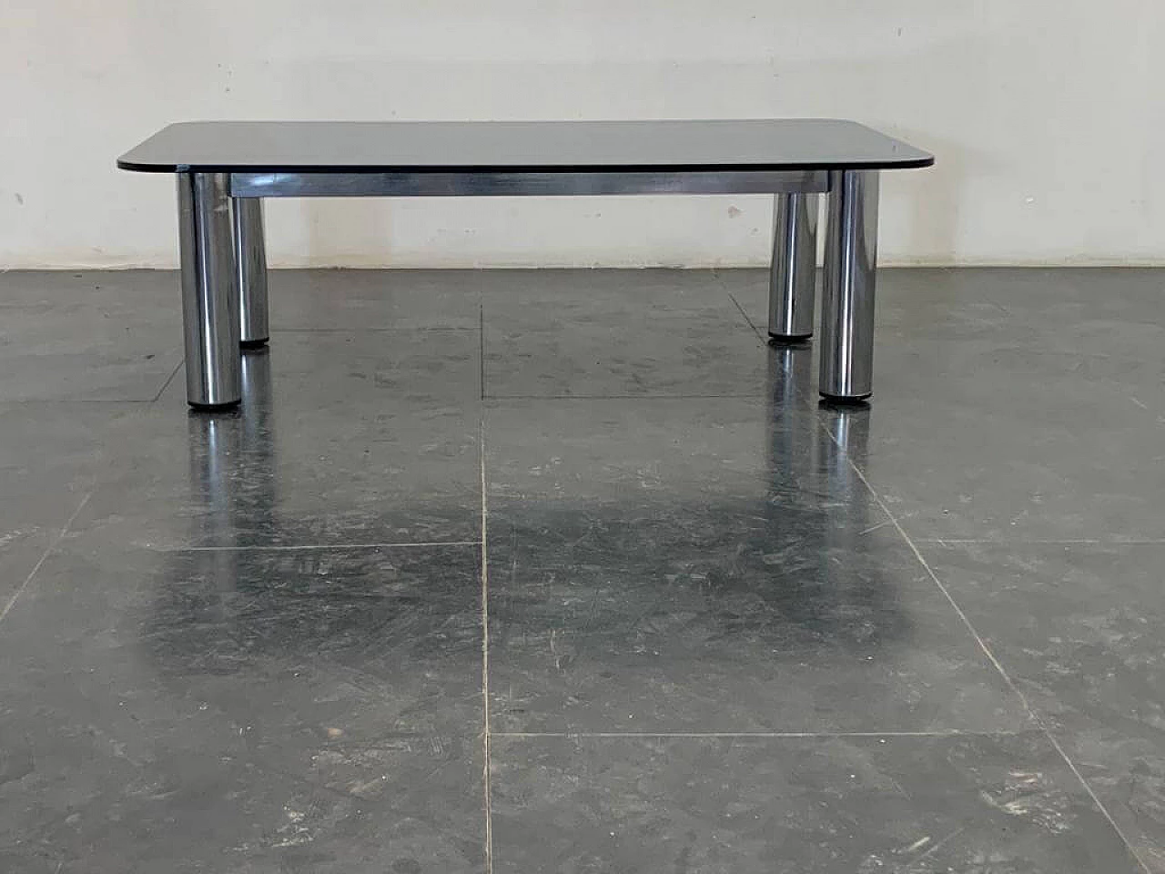 Tavolino in acciaio con piano spesso in cristallo fumè, anni '70 1370775