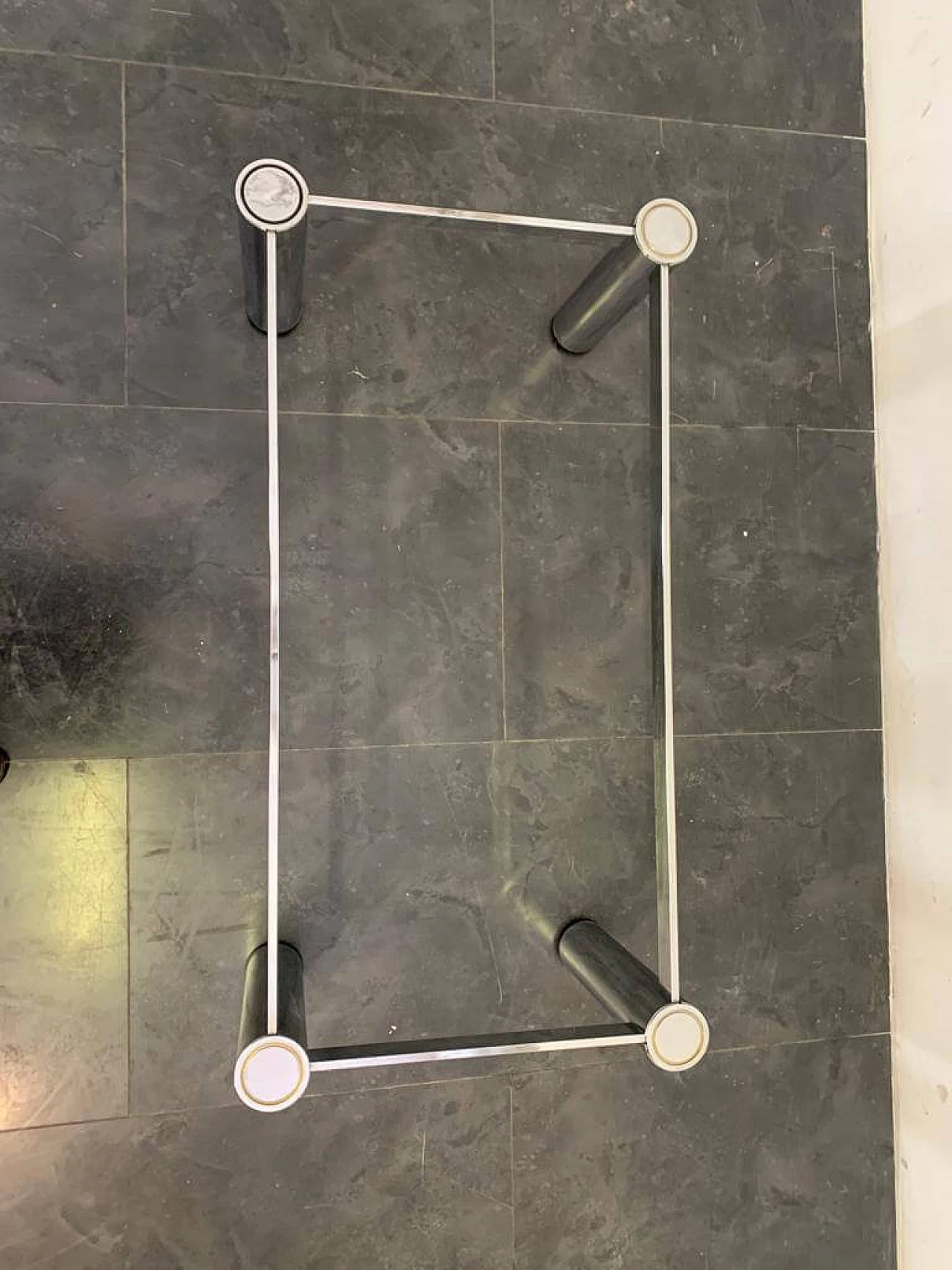 Tavolino in acciaio con piano spesso in cristallo fumè, anni '70 1370780