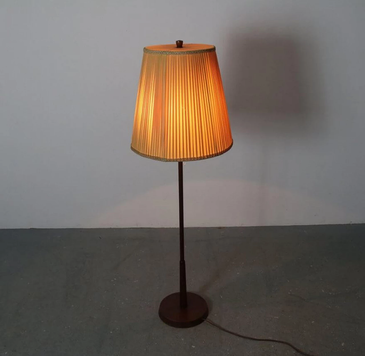 Floor lamp with fabric shade, 1940s 1370886