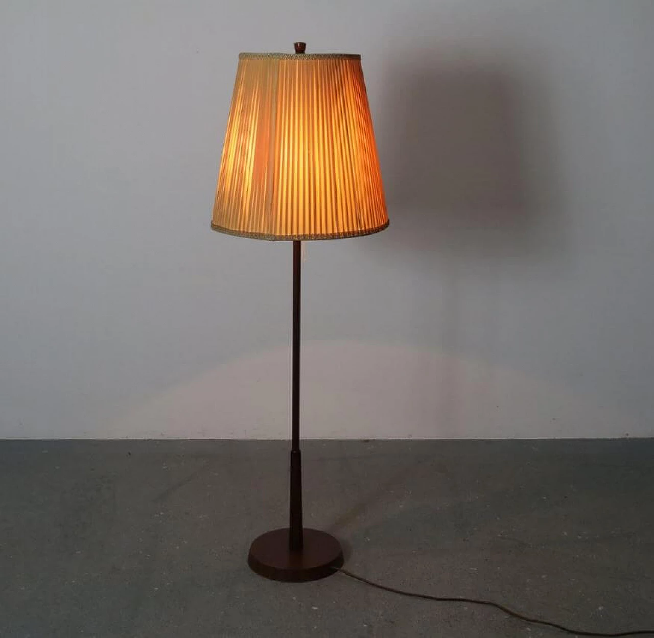 Floor lamp with fabric shade, 1940s 1370893