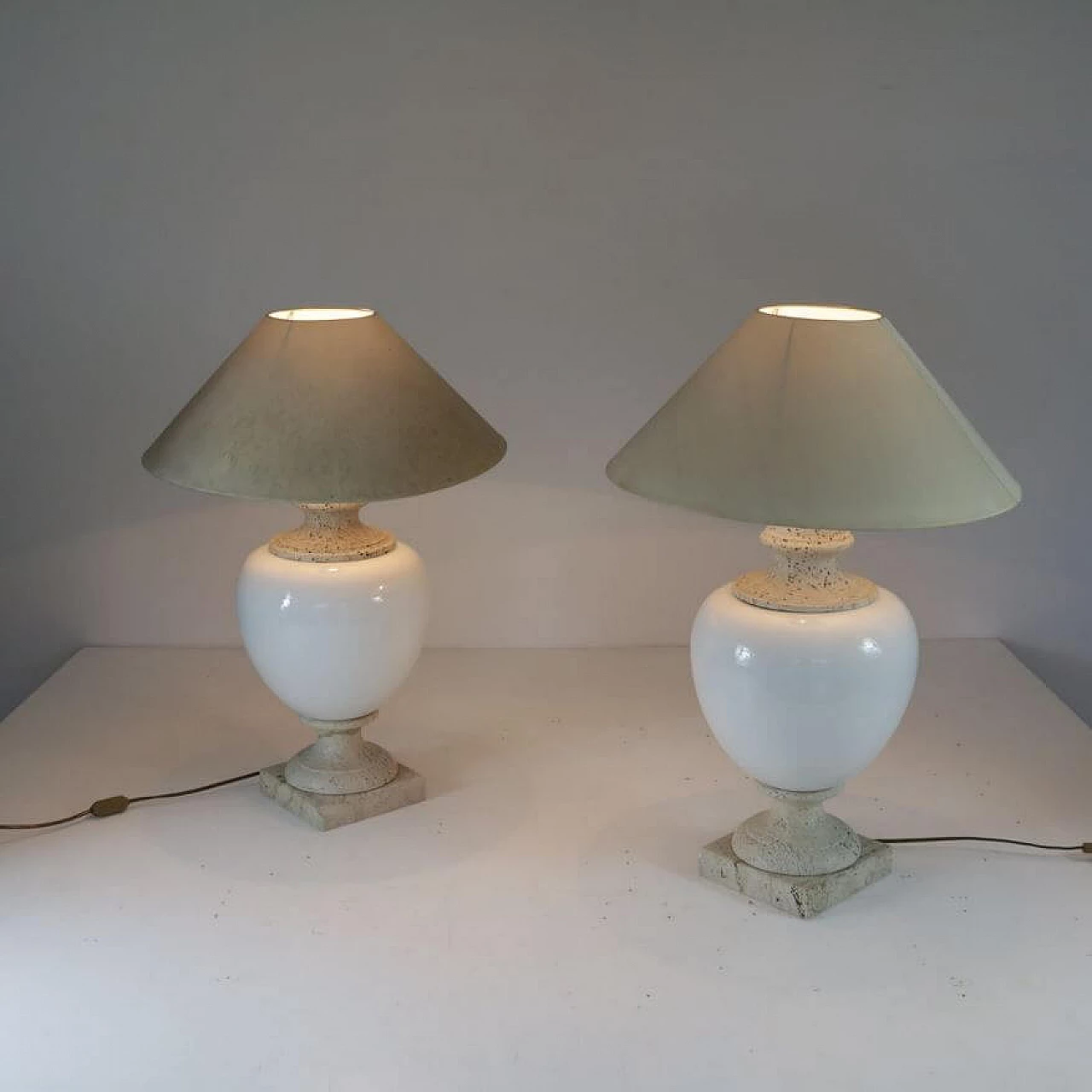Coppia di lampade da tavolo in ceramica e travertino, anni '50 1371154