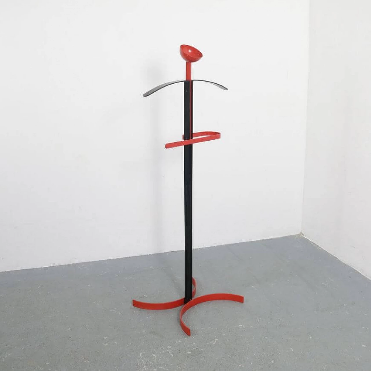 Black and red metal coat rack, 1970s 1371256