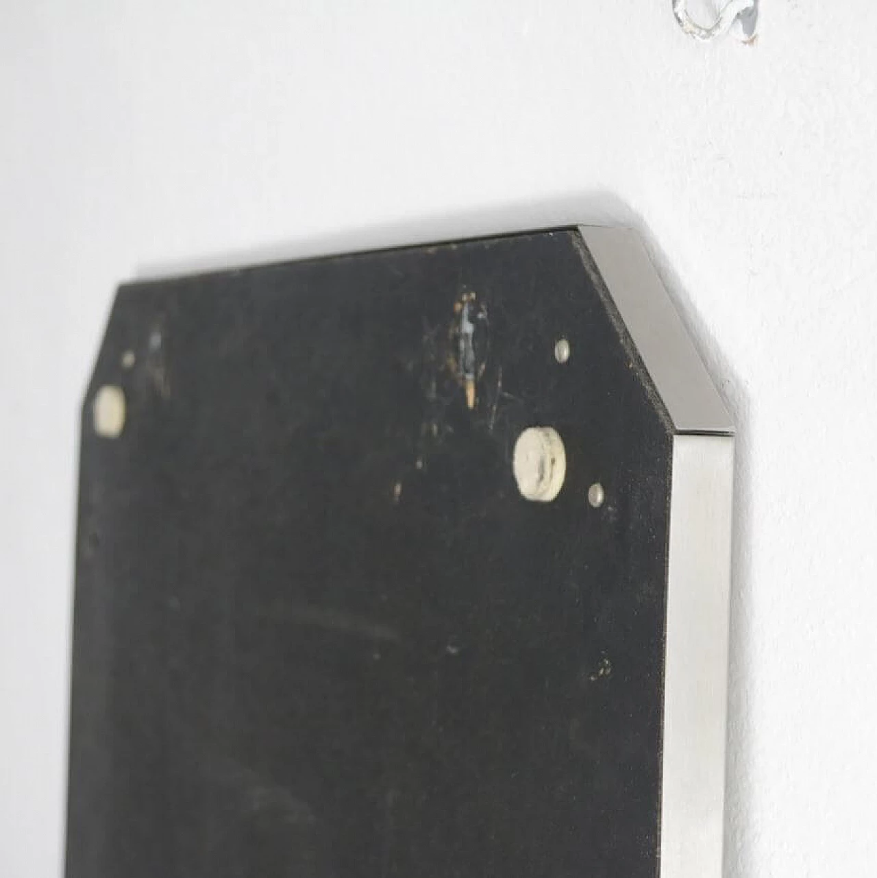 Specchio grande con cornice in metallo, anni '70 1371287