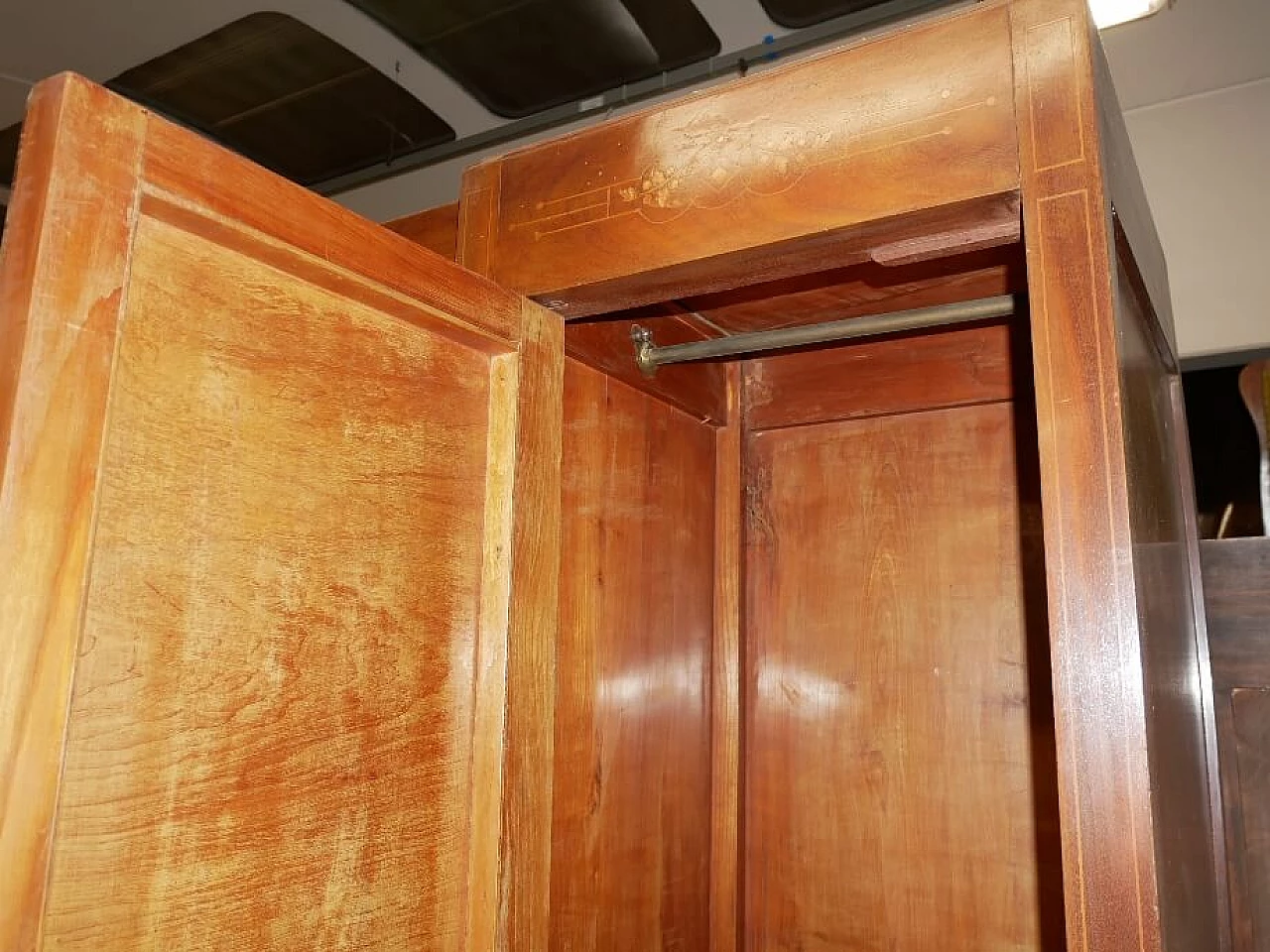 Mahogany three doors closet, early '900 1371385