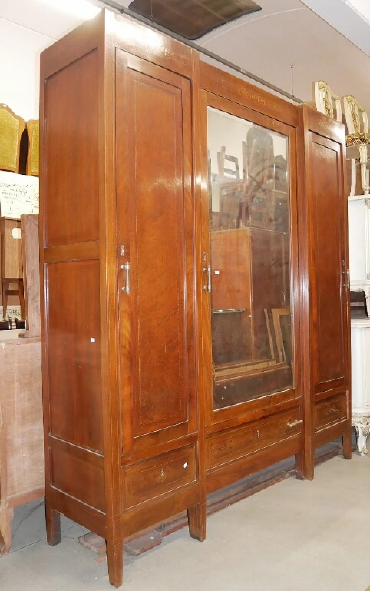 Mahogany three doors closet, early '900 1371389