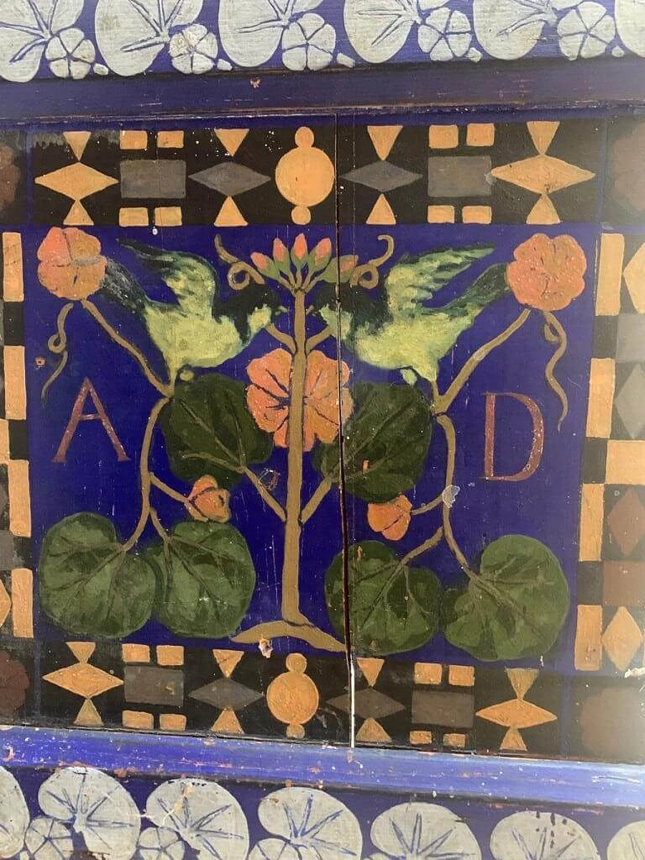 Fioriera Art Nouveau laccata e dipinta con fiori e uccelli, fine '800 1371749