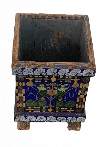 Art Nouveau planter lacquered and painted with flowers and birds, late 19th century