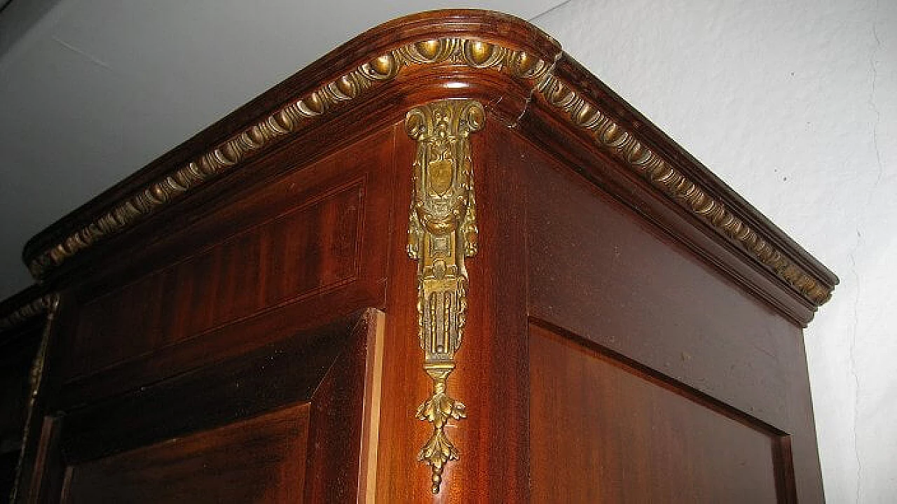 Three-door wardrobe with mirror, 1930s 1372068