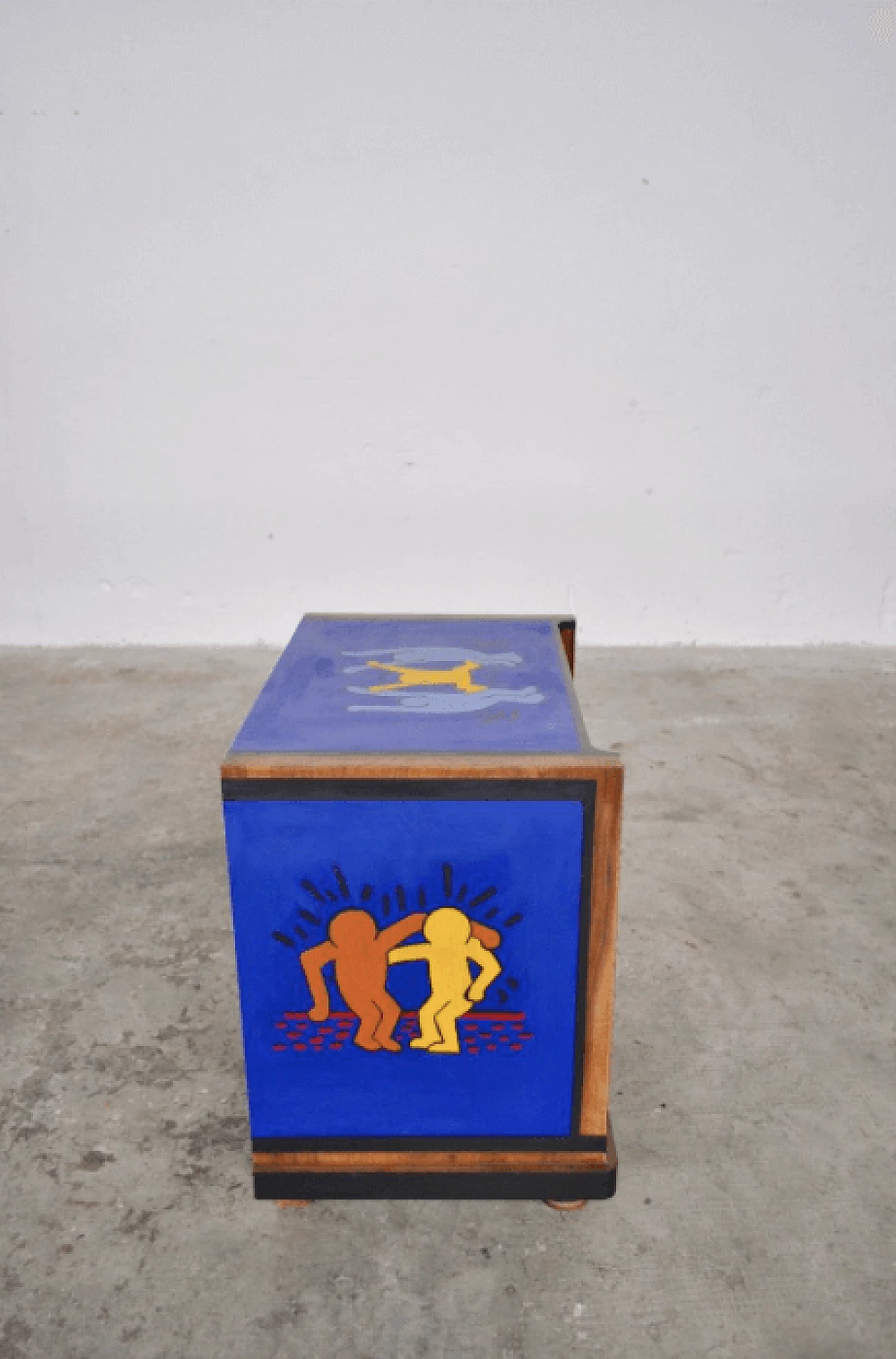 Pair of walnut bedside tables painted with Keith Haring motifs, 1980s 1372682