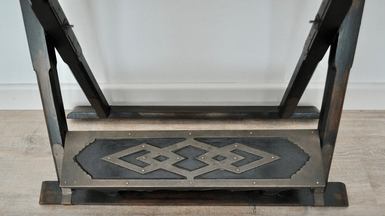 Sedia cinese pieghevole in legno di olmo e metallo, fine '800 1372695