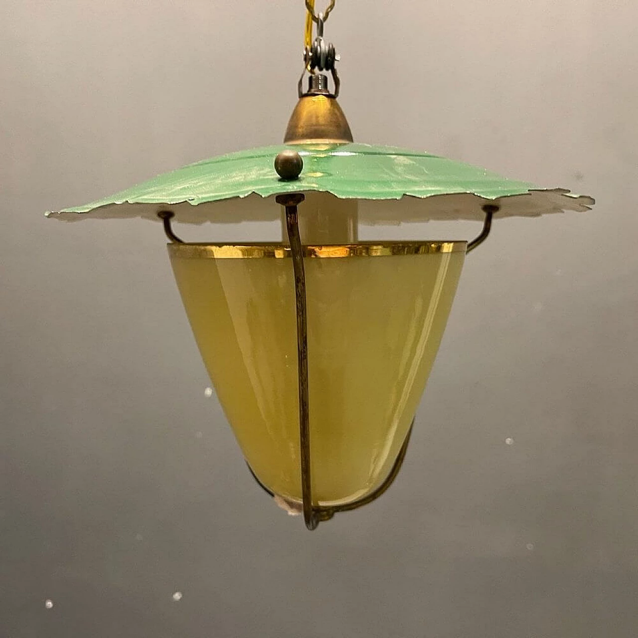 Lampada in vetro opalino e metallo verde, anni '50 1372744