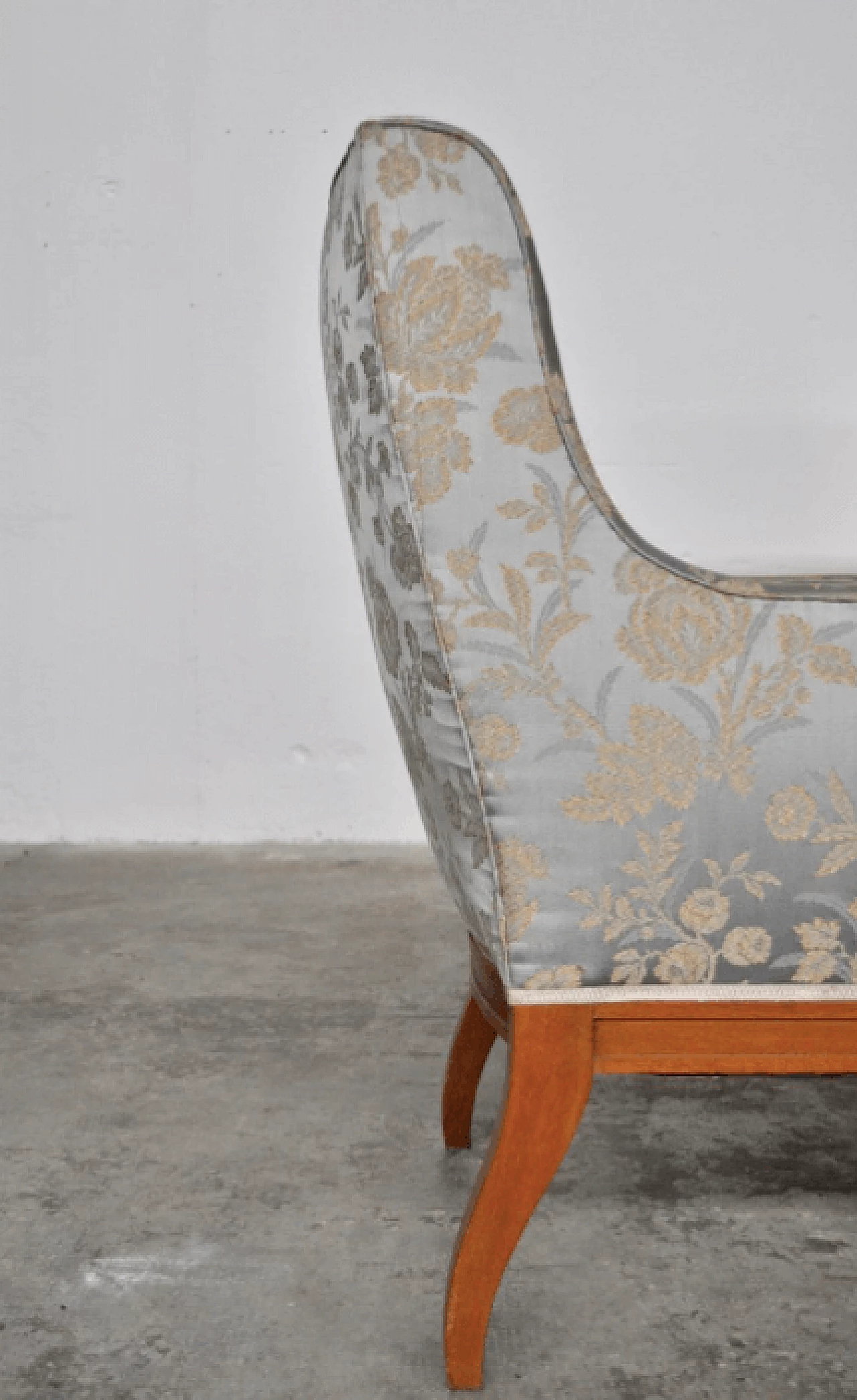 Austrian ashwood and silk sofa and pair of armchairs, 1930s 1372764