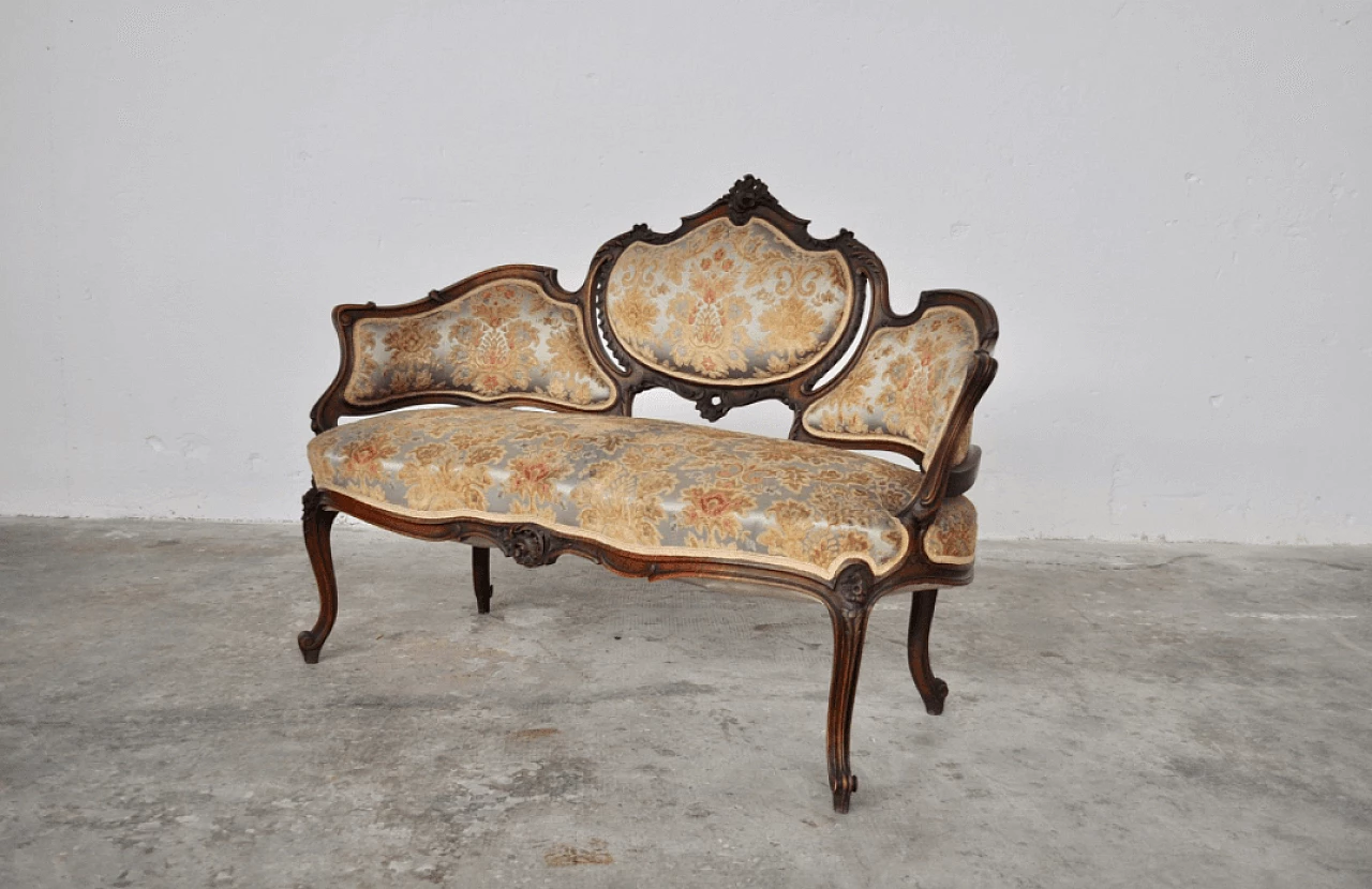 Sofa and pair of carved walnut chairs, 1920s 1372767