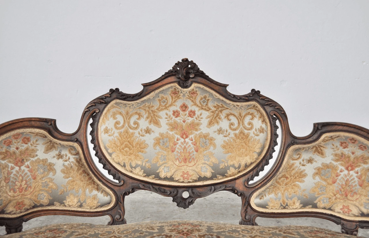 Sofa and pair of carved walnut chairs, 1920s 1372769