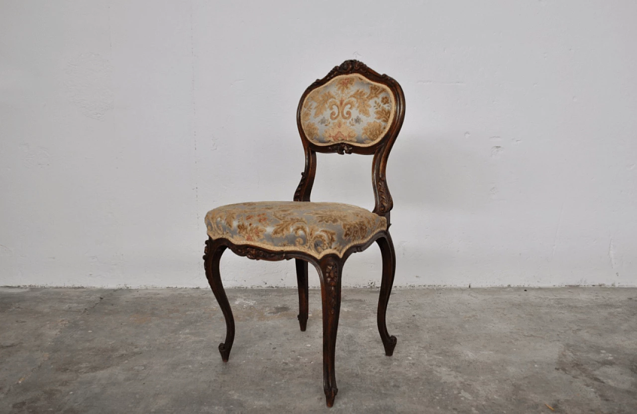 Sofa and pair of carved walnut chairs, 1920s 1372773