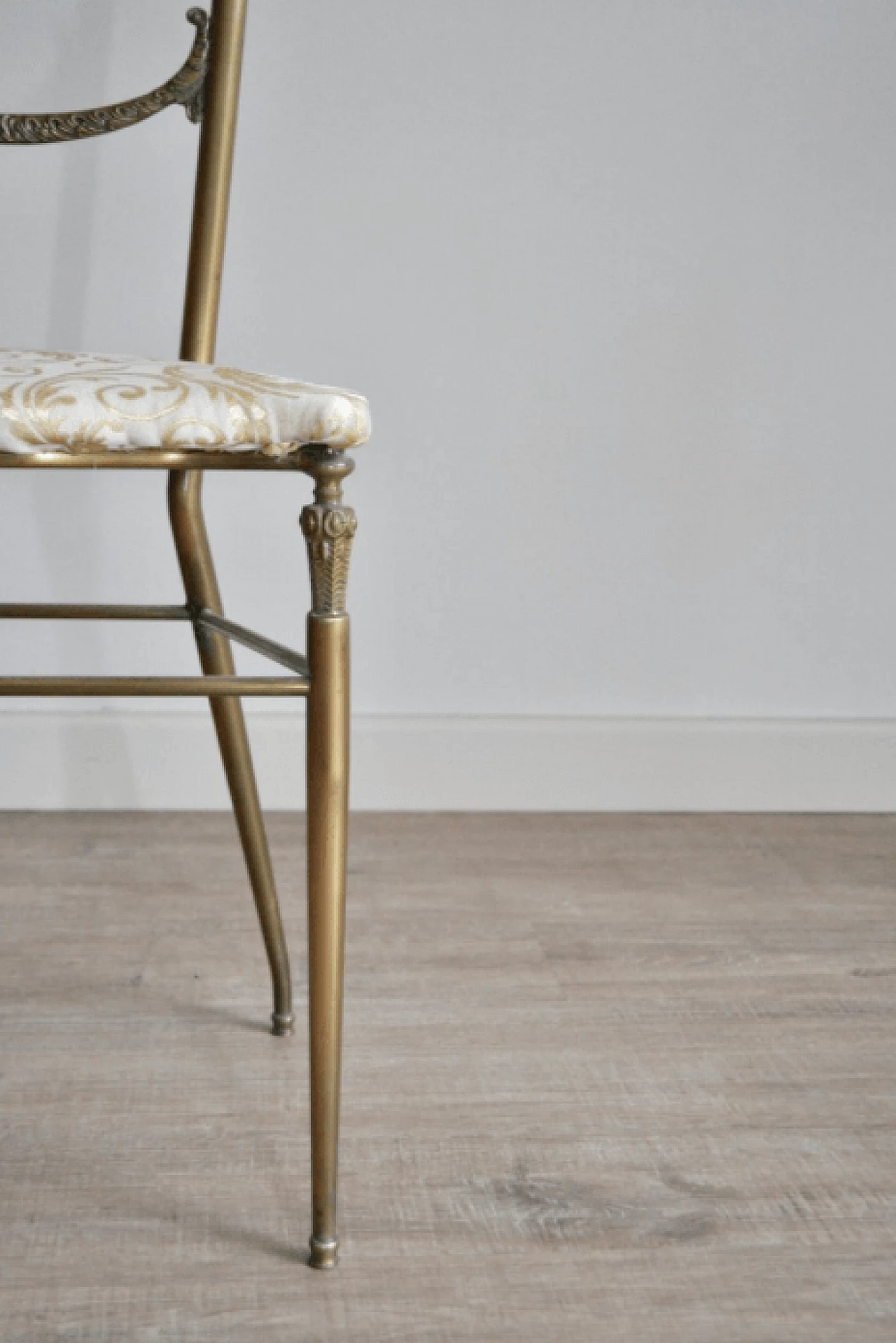 Pair of Chiavari brass chairs with satin seat, 1950s 1373118
