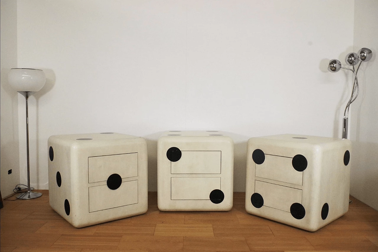 3 mobili a forma di dado Nut con rotelle e due cassetti, anni '80 1373180
