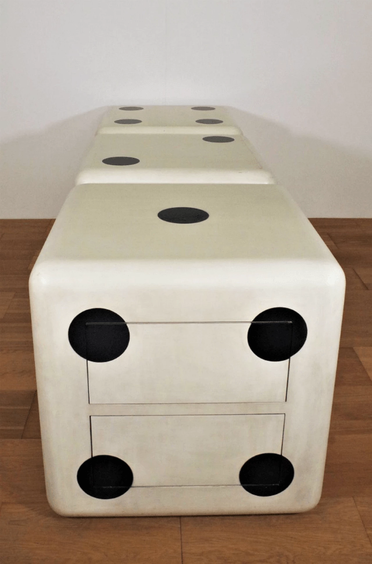 3 mobili a forma di dado Nut con rotelle e due cassetti, anni '80 1373185