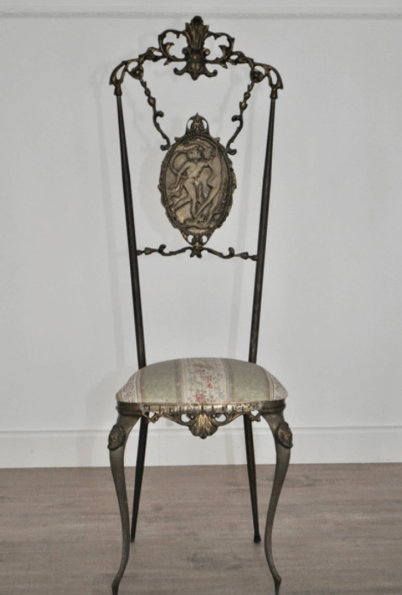 Pair of brass Chiavarine chairs with hand-engraved back, 1930s 1373307