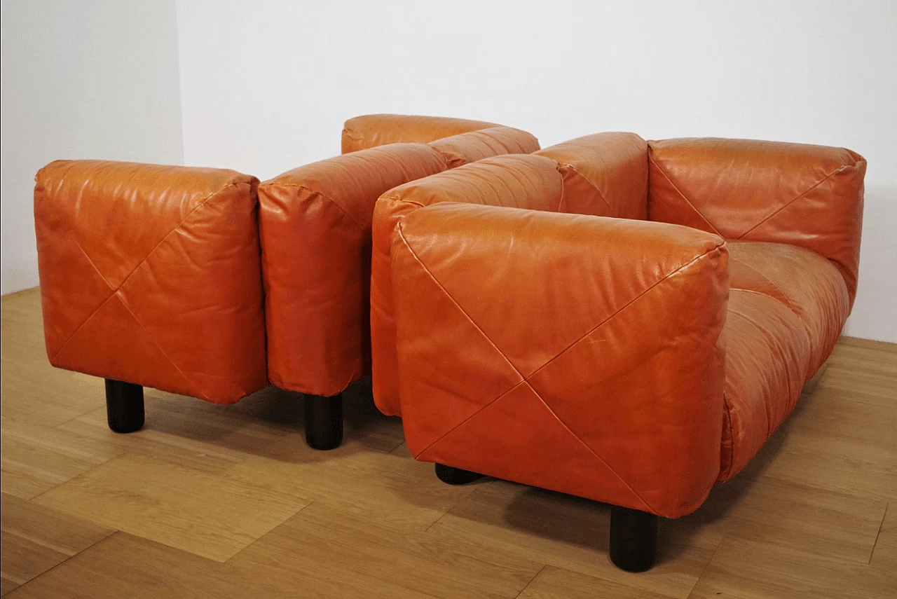 Coppia di divani e pouf Techniform in pelle arancione di Mario Marenco per Arflex, anni '70 1373356