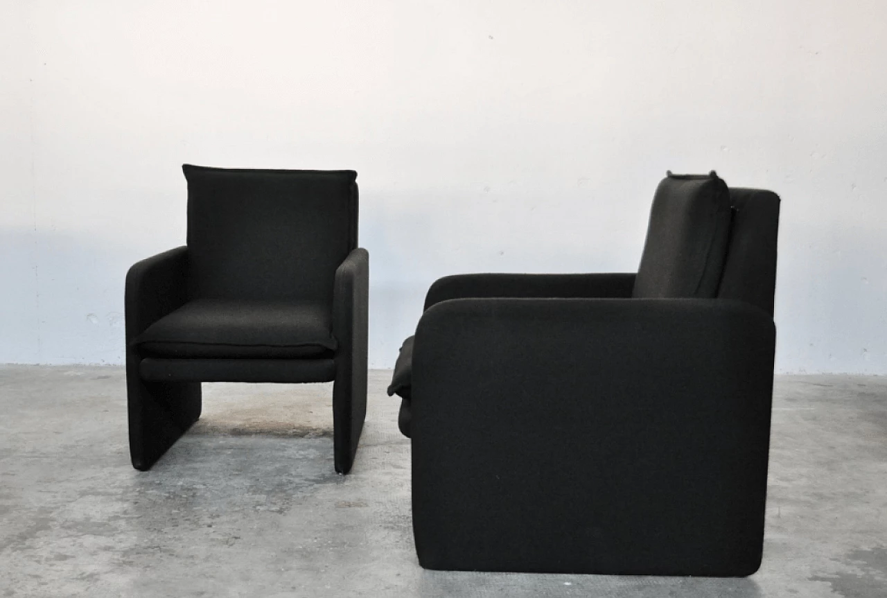 Coppia di poltrone nere, anni '70 1373472