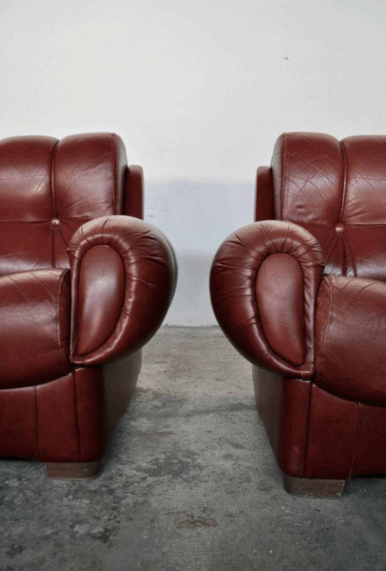 Coppia di poltrone in pelle, anni '70 1373479