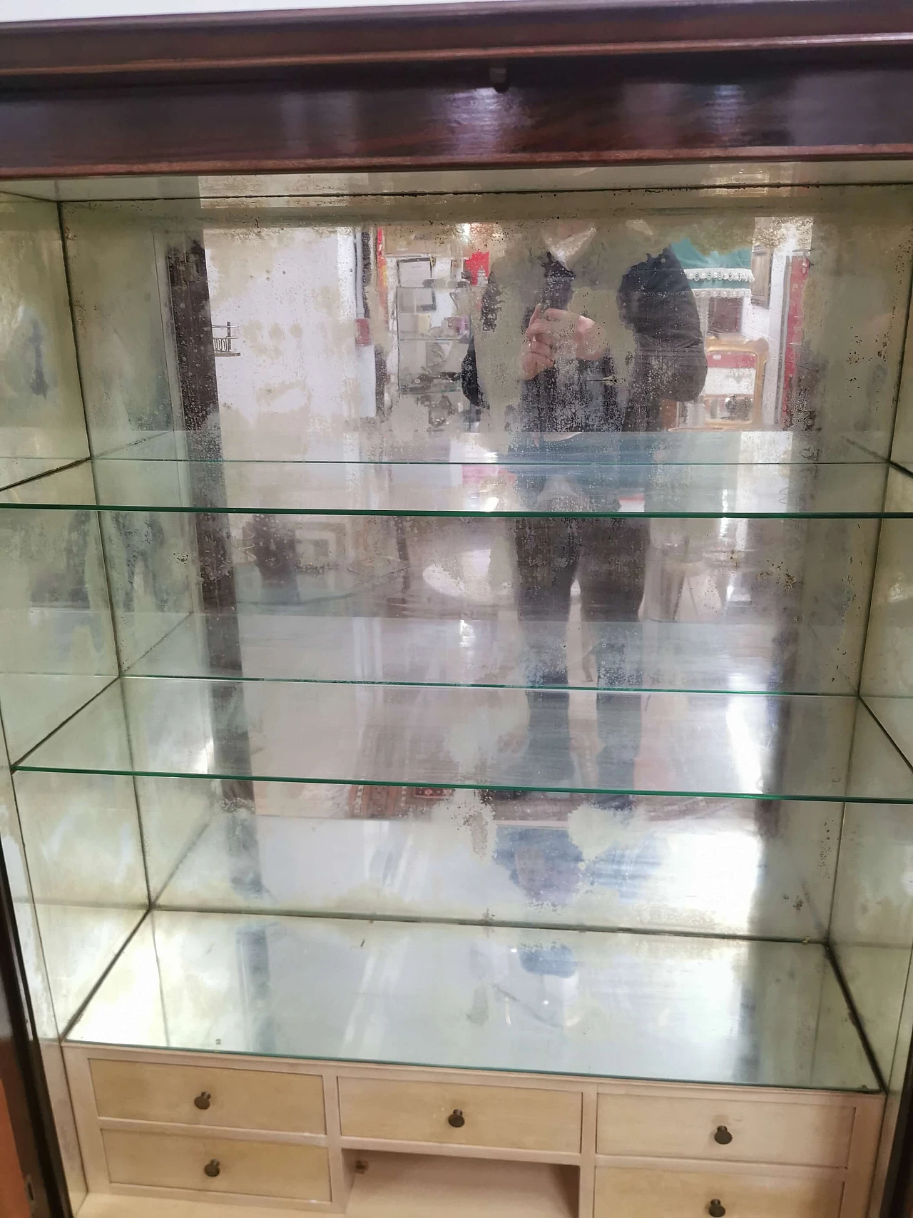 Mobile bar in legno con interno illuminato, anni '50 1373544