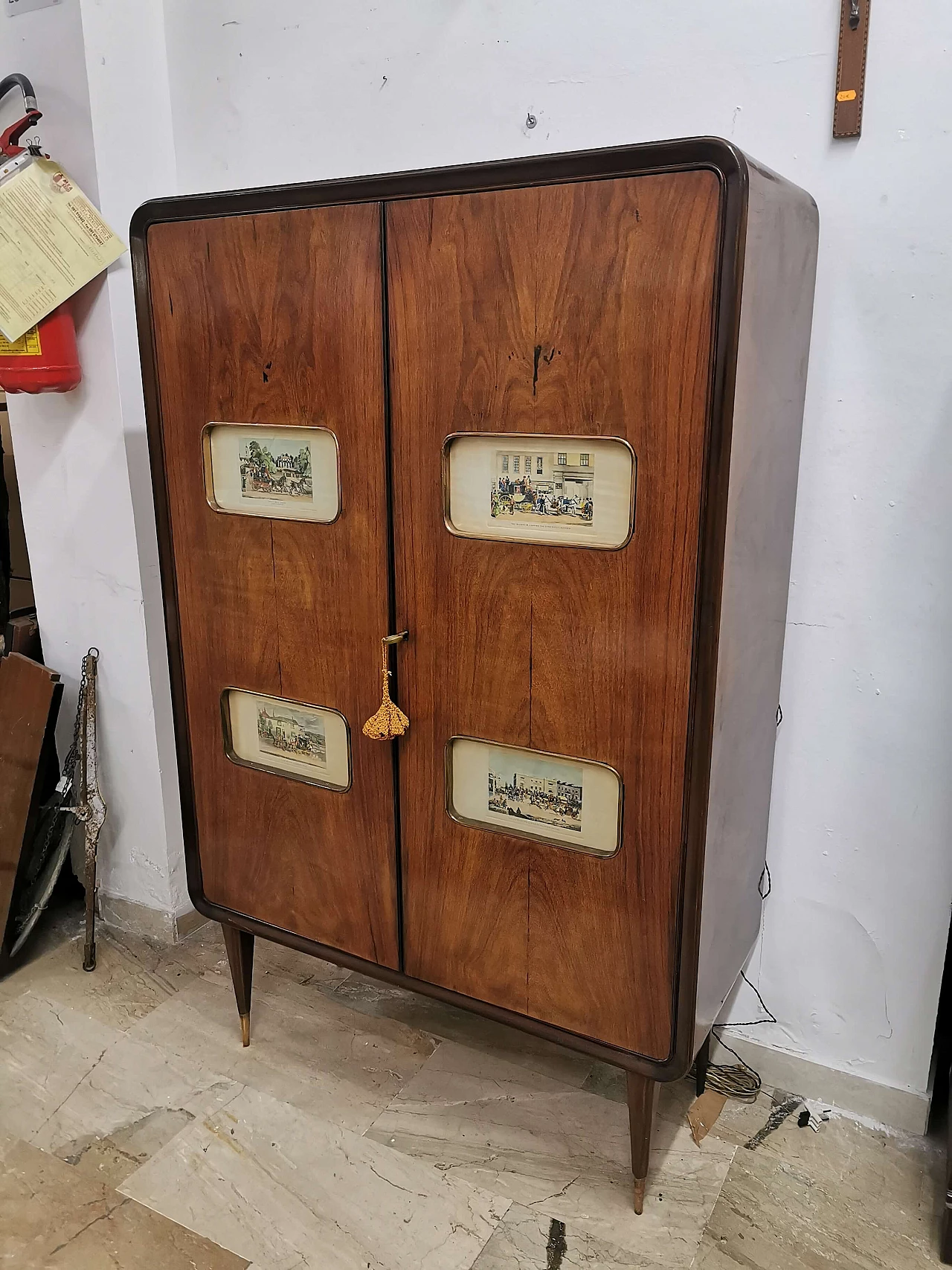 Wooden bar cabinet with illuminated interior, 1950s 1373548