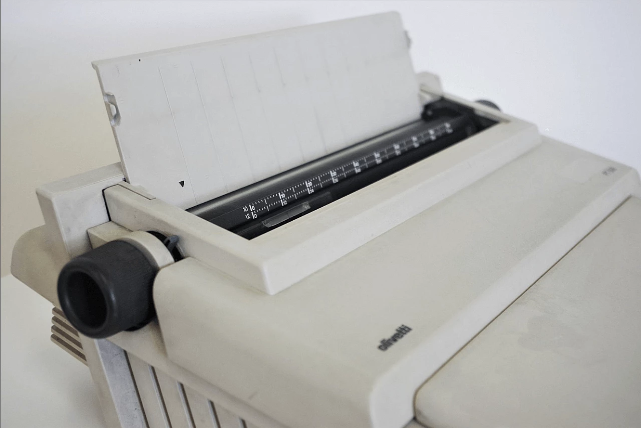 Macchina da scrivere elettronica PT-506 di Olivetti, anni '80 1373767