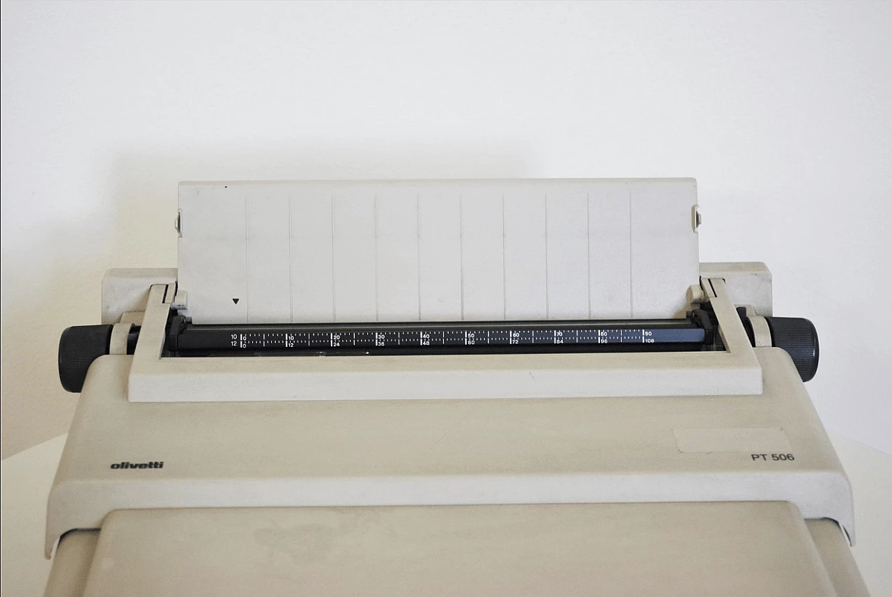 Macchina da scrivere elettronica PT-506 di Olivetti, anni '80 1373768