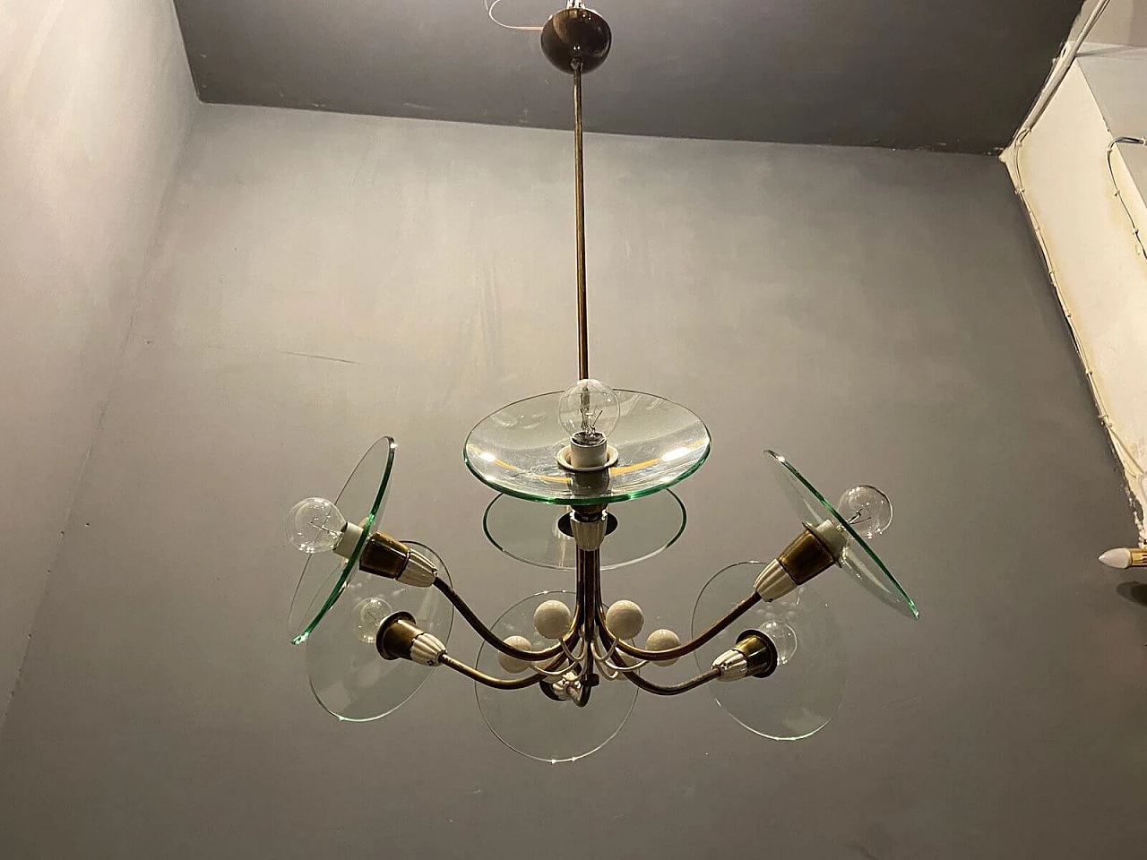 Chandelier in brass and glass by Pietro Chiesa for Fontana Arte, 40s 1375051