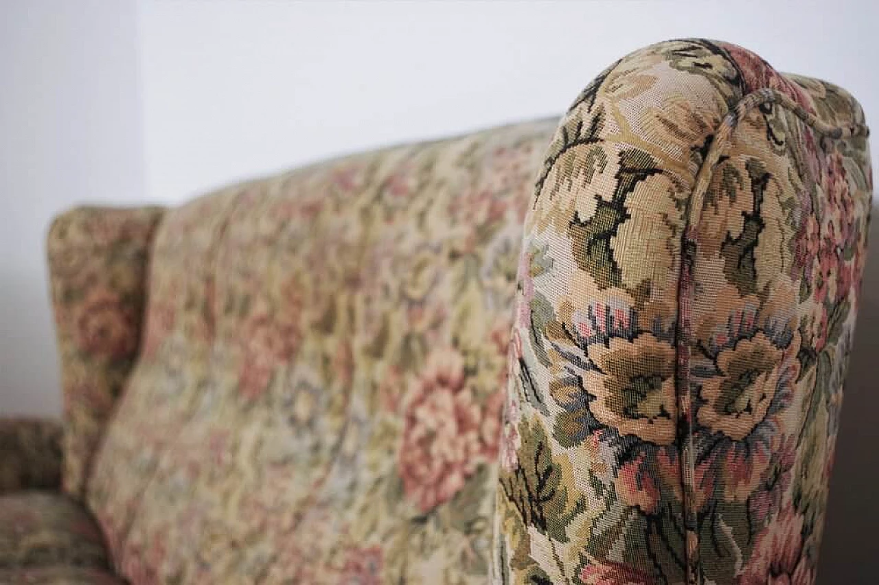 Coppia di poltrone e divano in tessuto damascato, anni '50 1375094