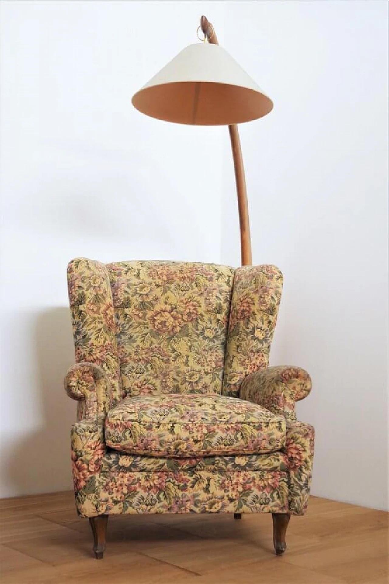 Coppia di poltrone e divano in tessuto damascato, anni '50 1375100