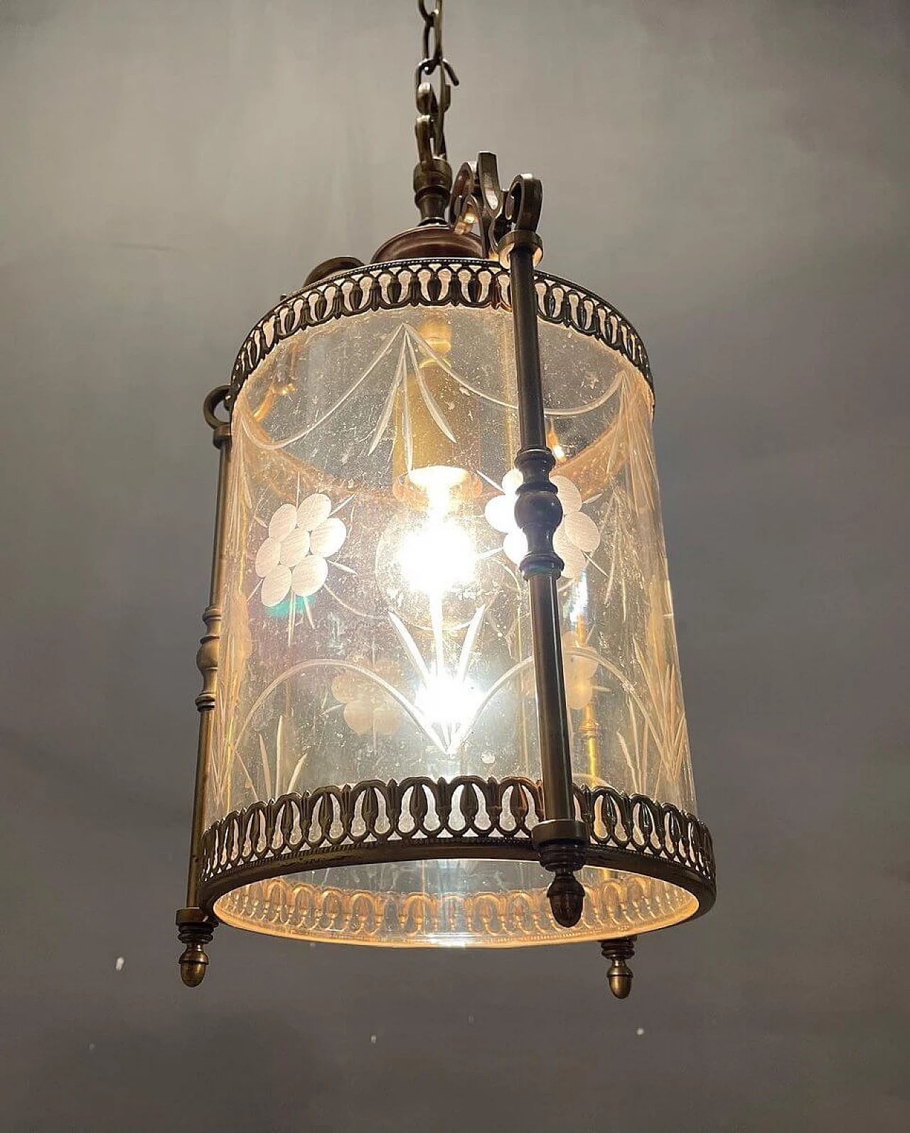 Lampadario in bronzo e vetro fumè, anni '60 1375183