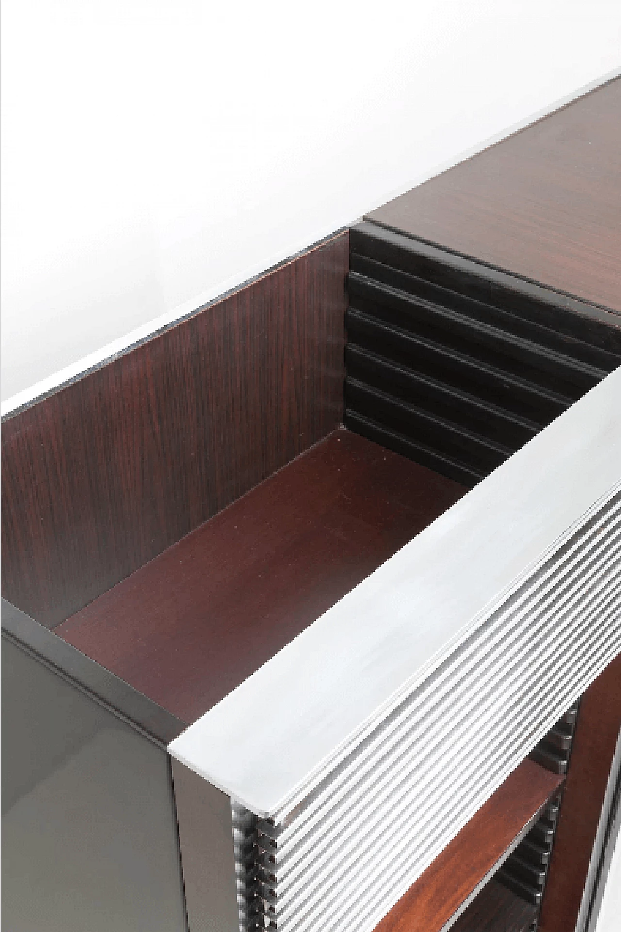 Vetrina in legno, acciaio cromato e vetro, anni '70 1375561