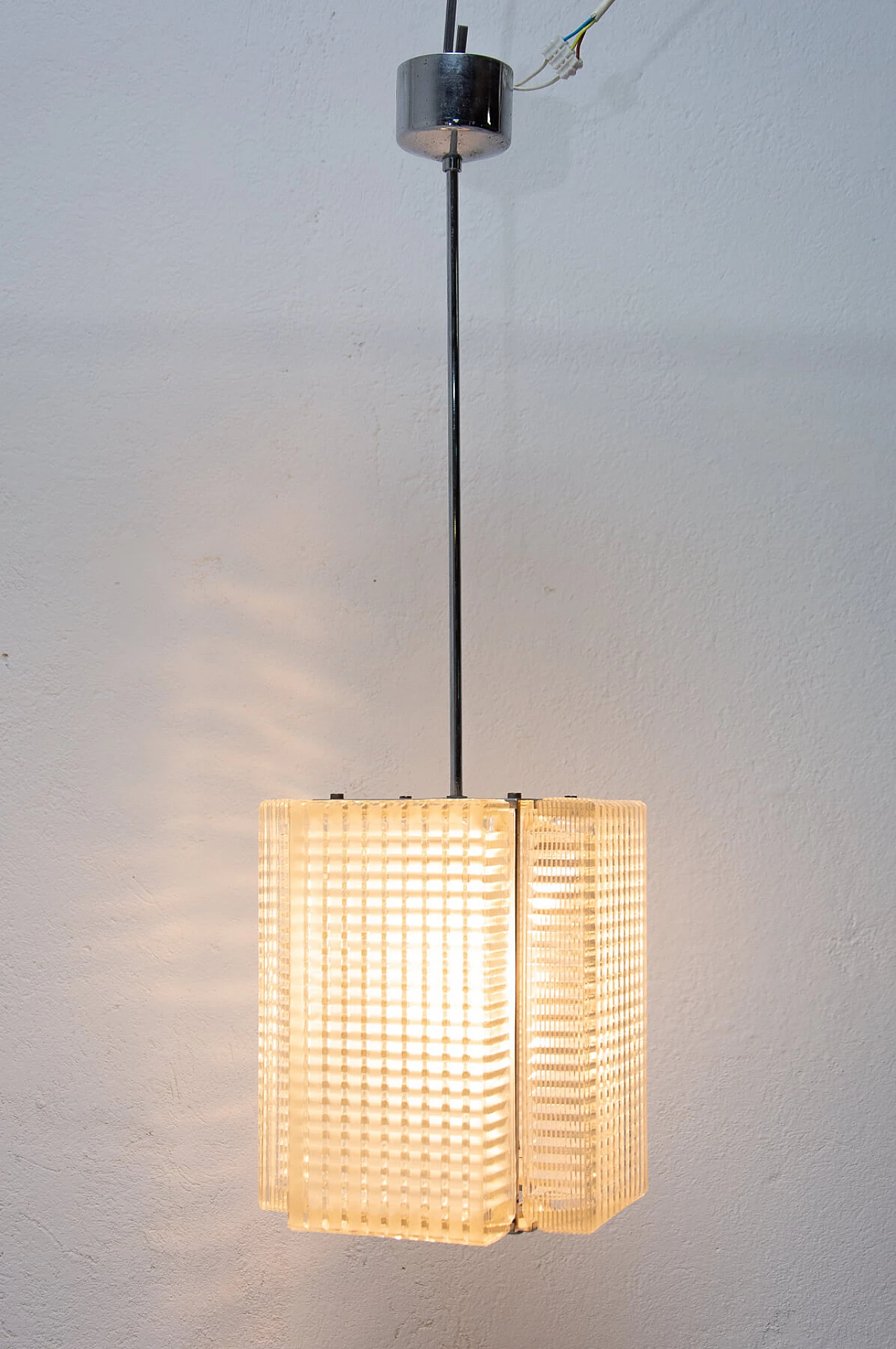 Coppia di pendenti in vetro pressato per Napako, anni '70 1375905