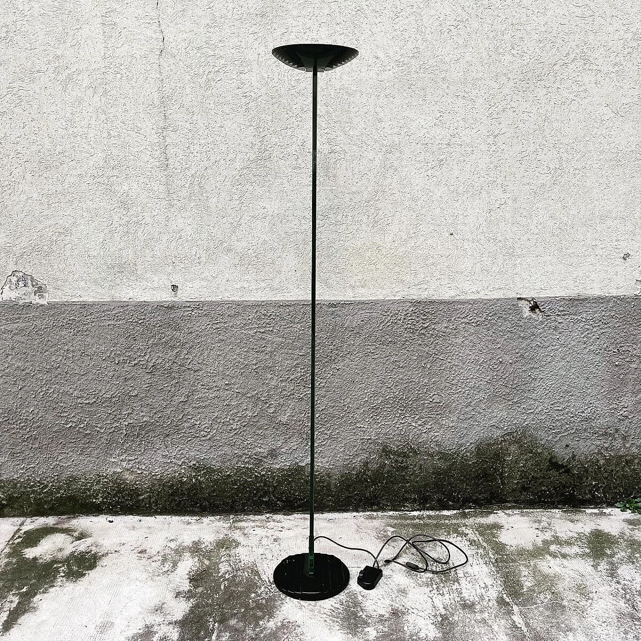 Halogen floor lamp with glass panel, 1980s 1376197