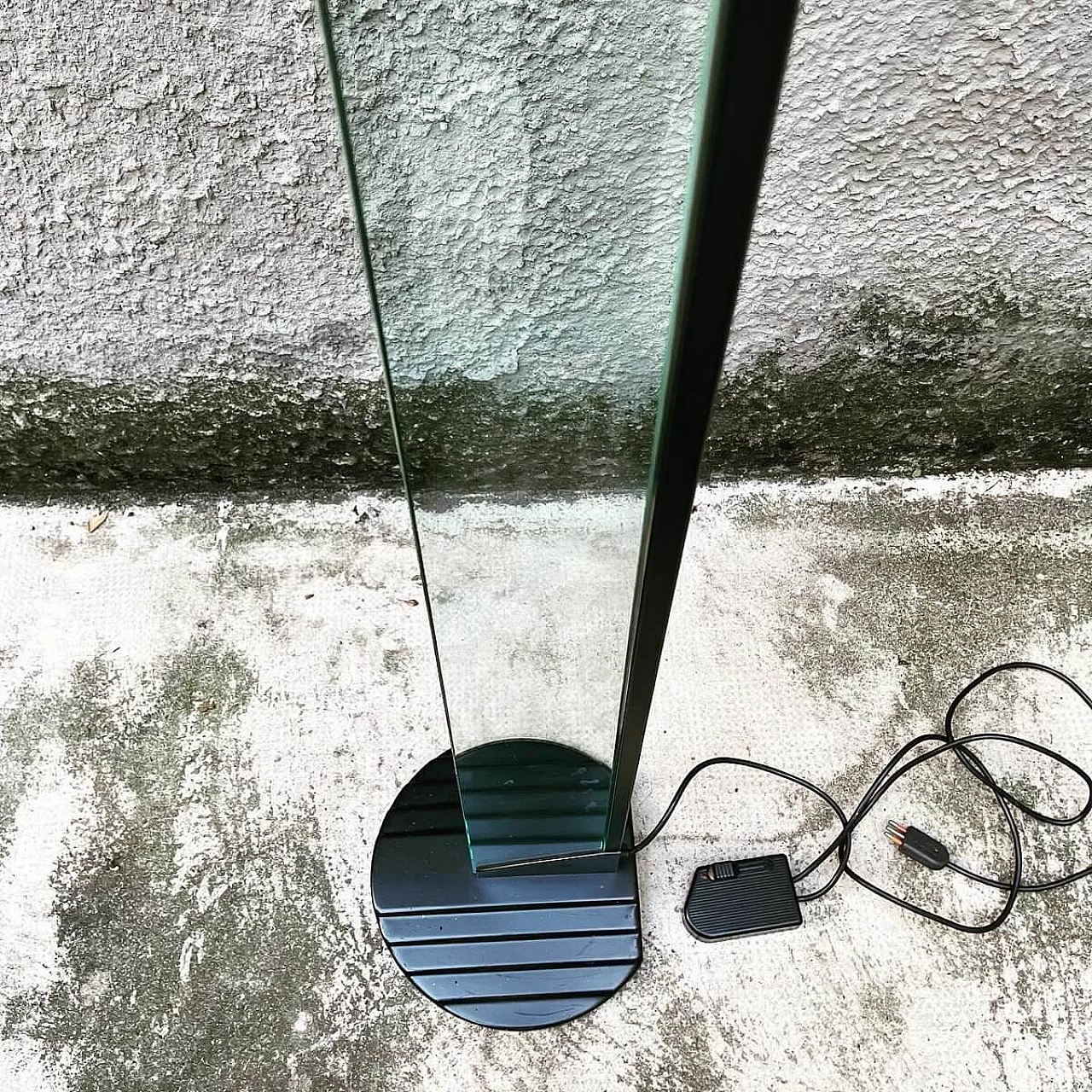 Halogen floor lamp with glass panel, 1980s 1376198