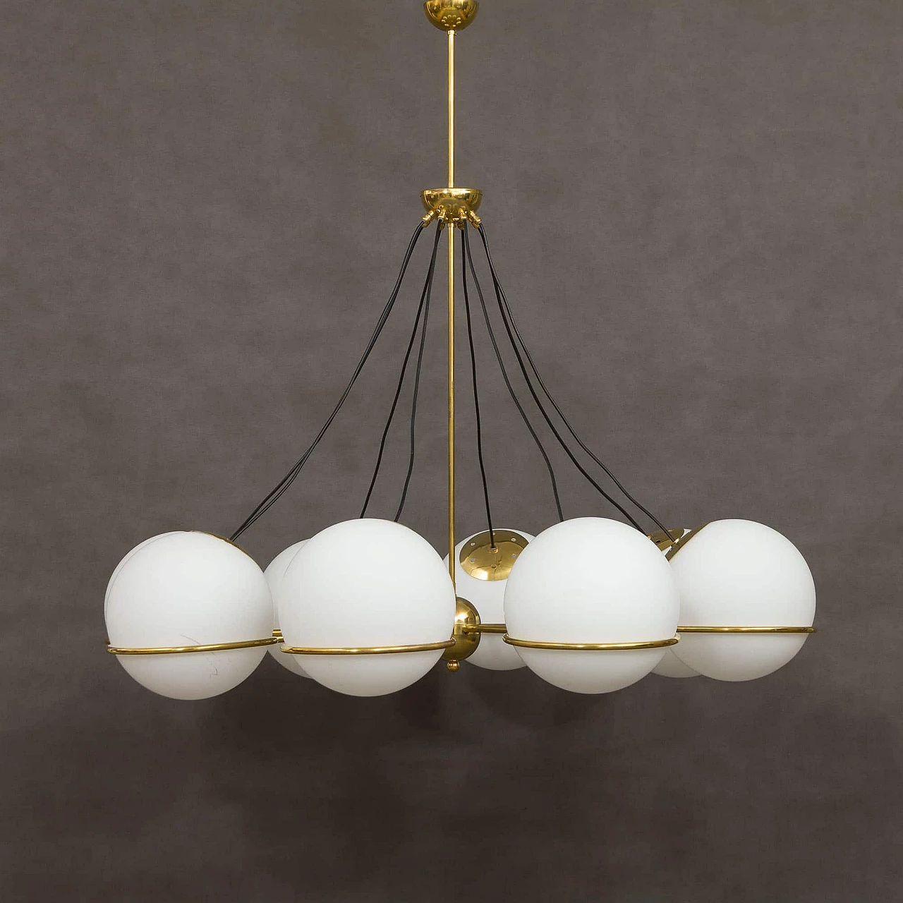 Brass chandelier in the Gino Sarfatti style with 8 opaline glass globes, 1970s 1376218