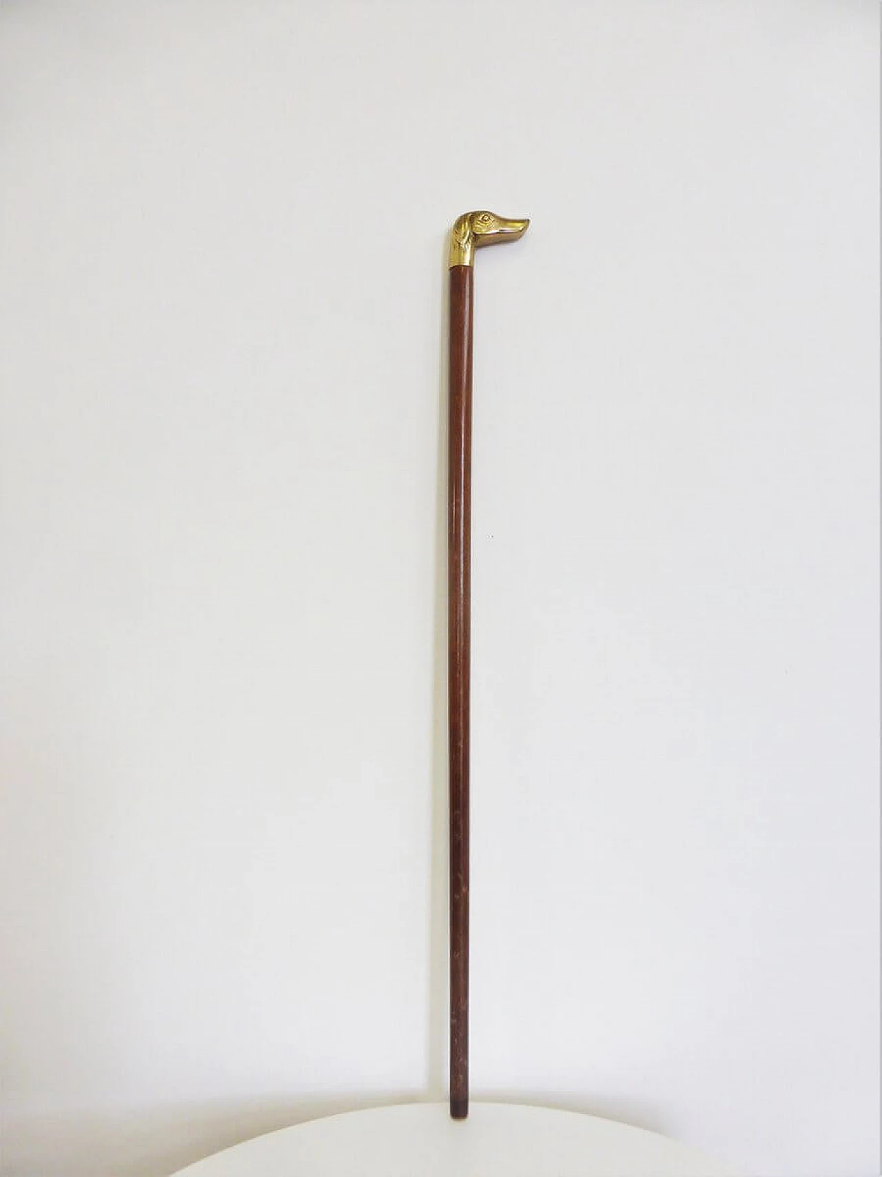 Bastone da passeggio con impugnatura in ottone, anni '50 1376546