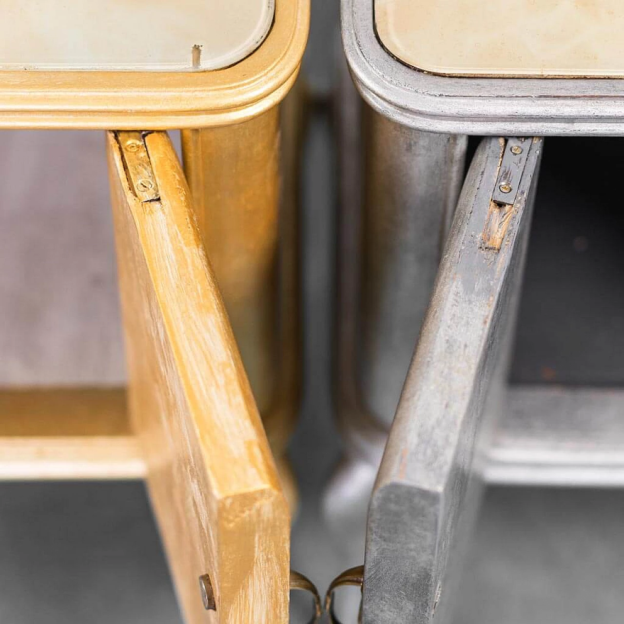 Pair of wooden bedside tables with glass top, 1950s 1377056