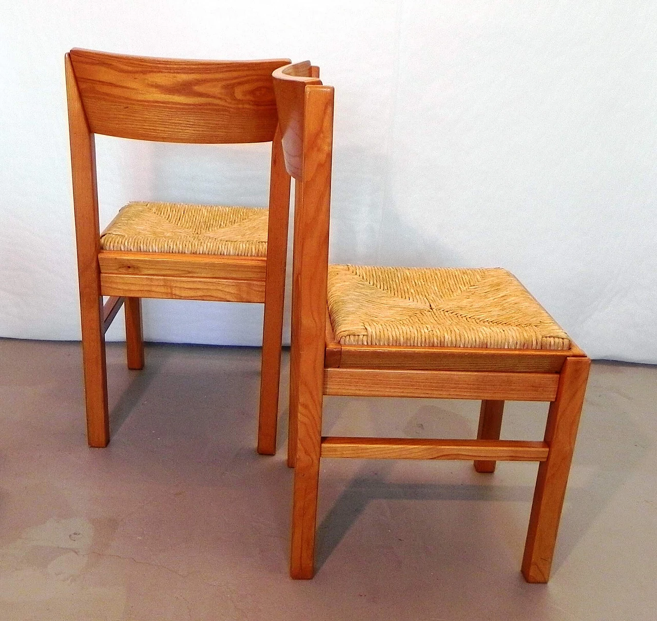 Coppia di sedie da cucina in tiglio massiccio, anni '80 1378090