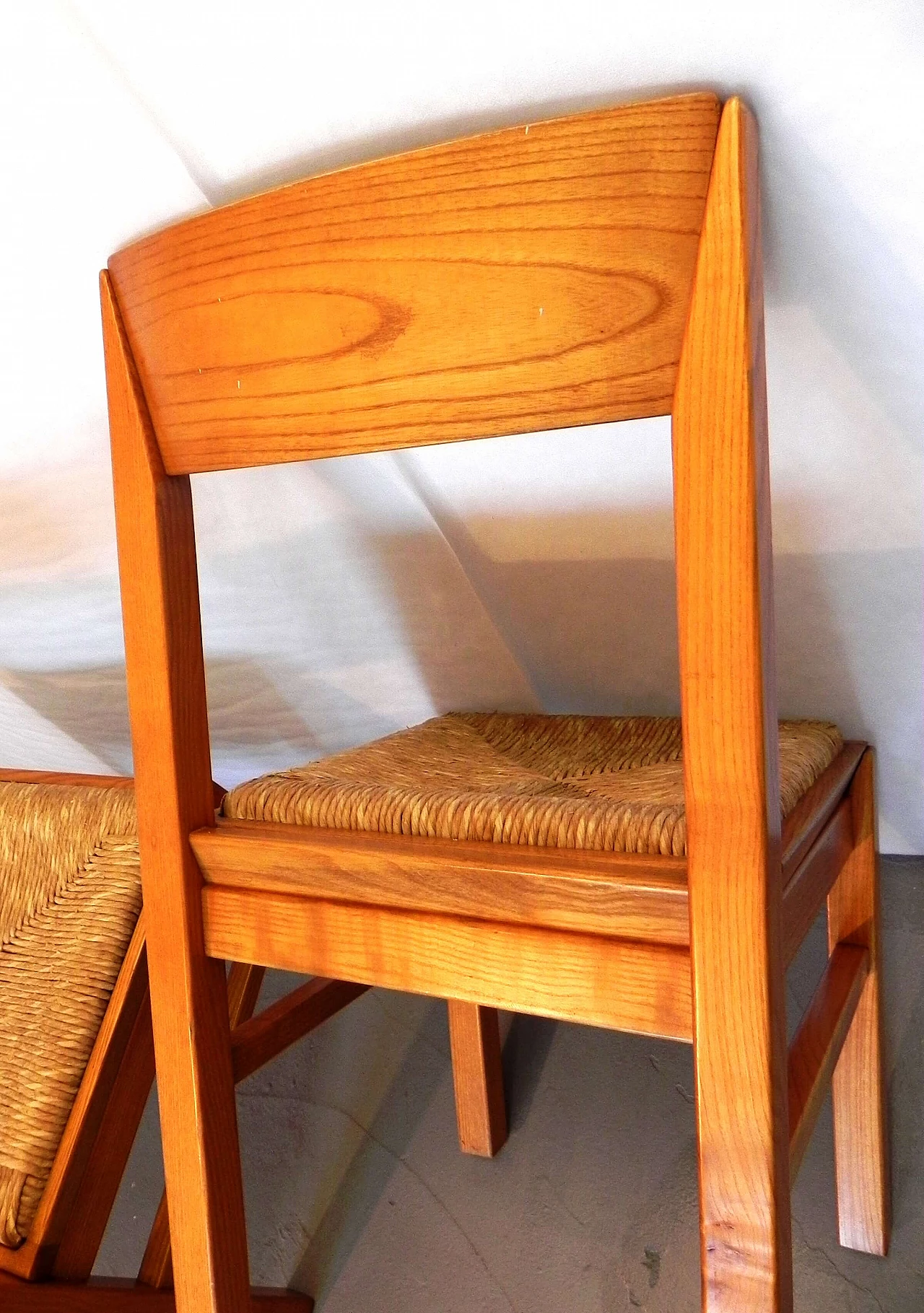 Coppia di sedie da cucina in tiglio massiccio, anni '80 1378091